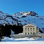 Kulm Lodge *